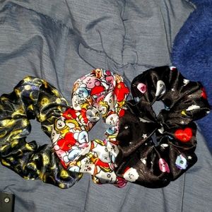 3 scrunchies! 2 of them are BT21, the other is the moon